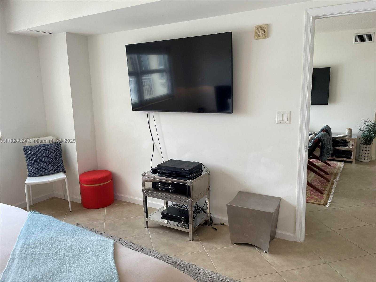 Small Image of 19501 WEST COUNTRY CLUB DR #2412, Aventura Number 16