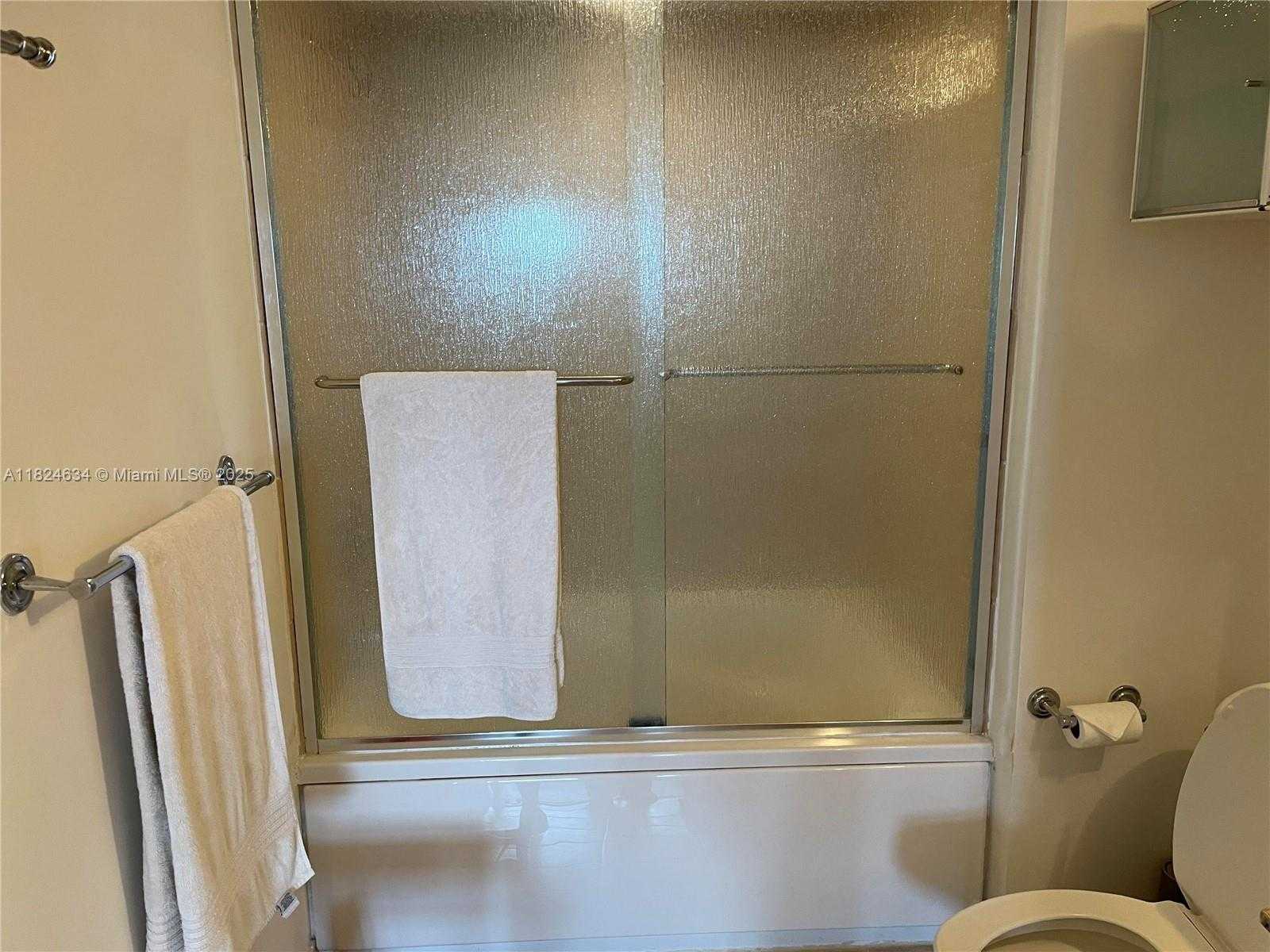 Small Image of 19501 WEST COUNTRY CLUB DR #2412, Aventura Number 17