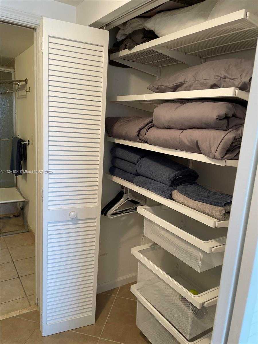 Small Image of 19501 WEST COUNTRY CLUB DR #2412, Aventura Number 20