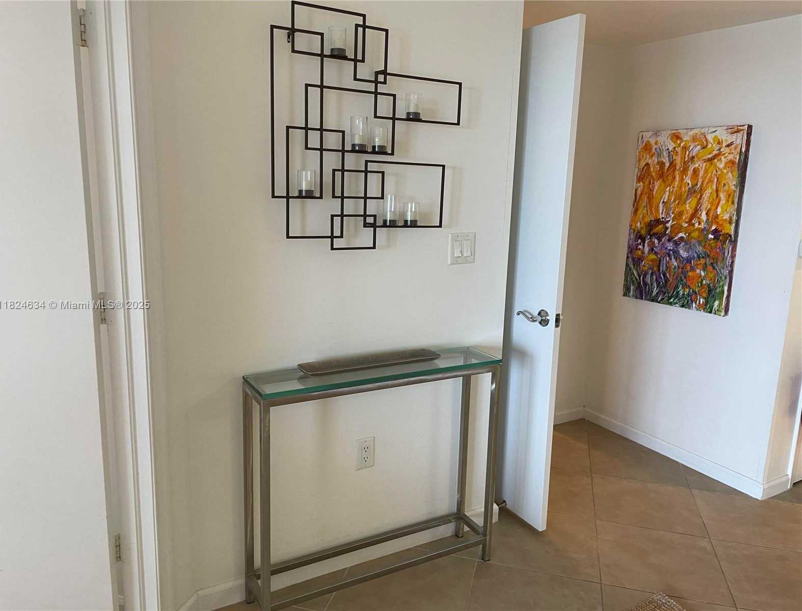 Small Image of 19501 WEST COUNTRY CLUB DR #2412, Aventura Number 5