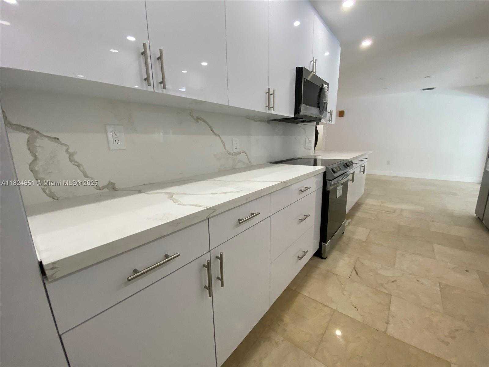 Small Image of 19330 NORTH EAST 18TH PL, Miami Number 11