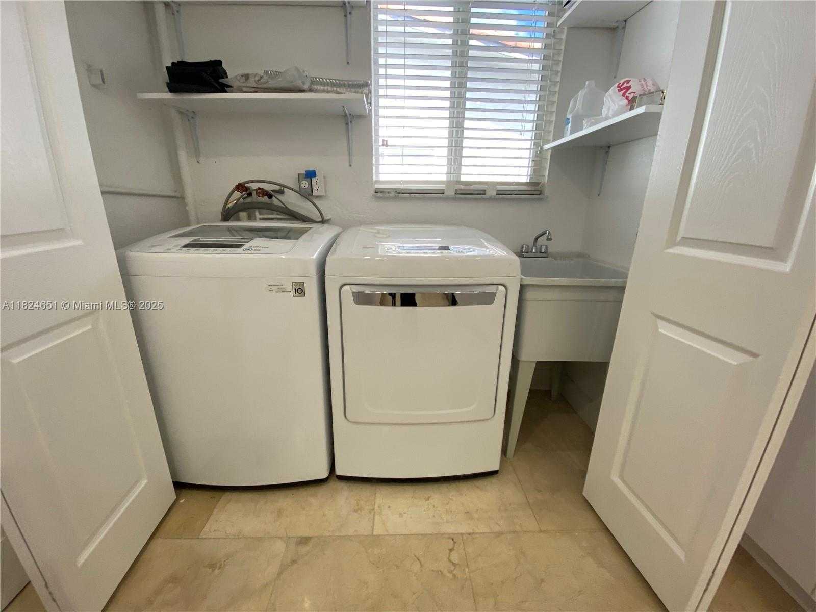 Small Image of 19330 NORTH EAST 18TH PL, Miami Number 12
