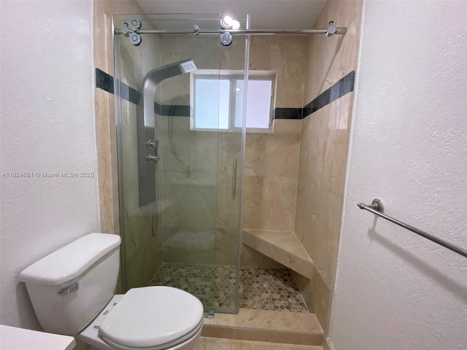 Small Image of 19330 NORTH EAST 18TH PL, Miami Number 22
