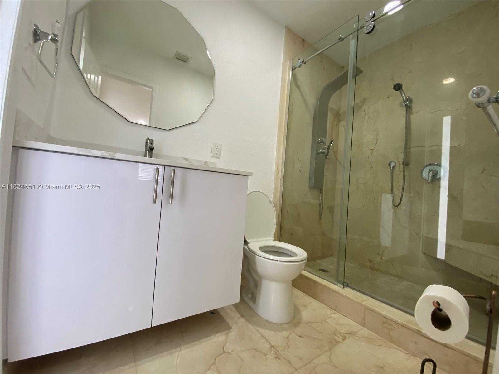Small Image of 19330 NORTH EAST 18TH PL, Miami Number 23