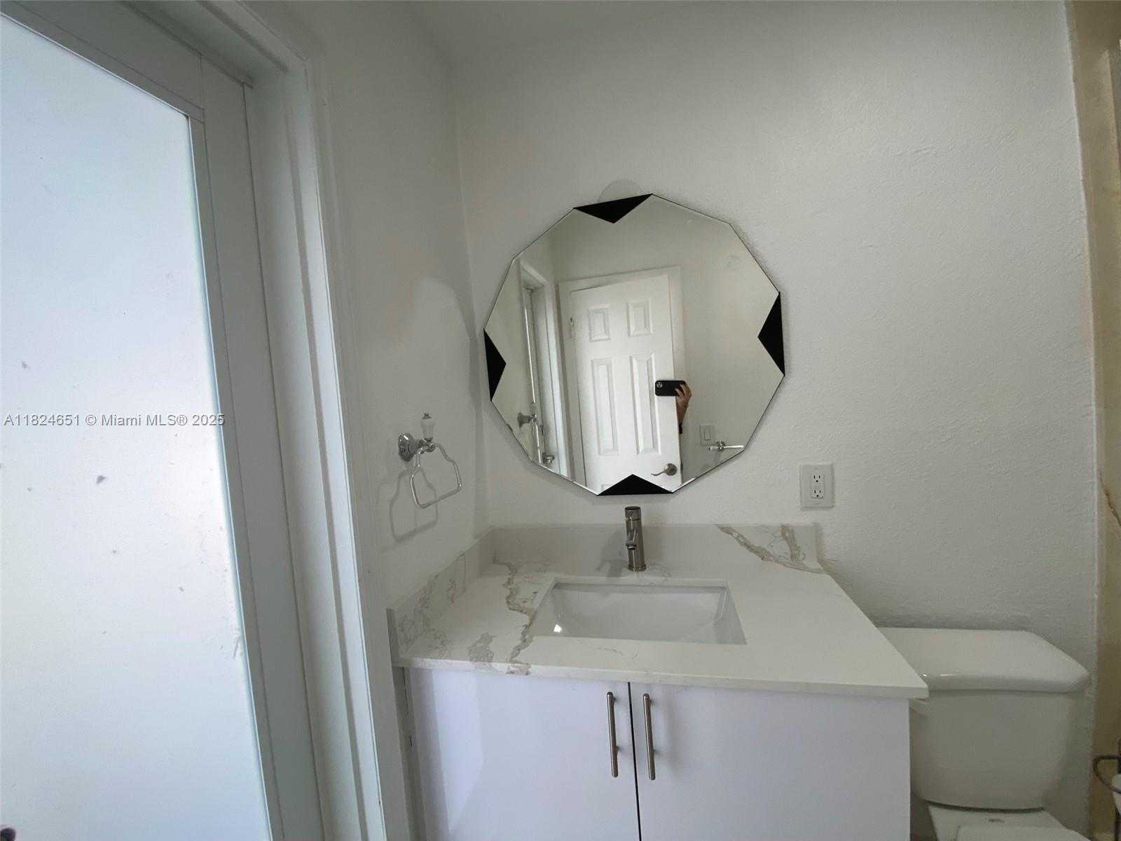 Small Image of 19330 NORTH EAST 18TH PL, Miami Number 25