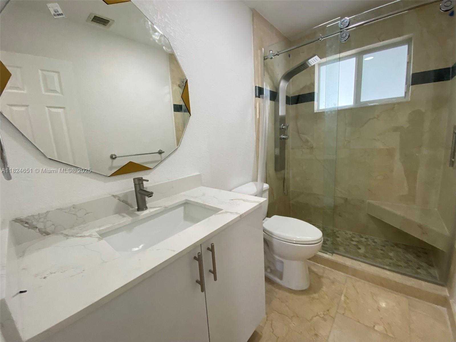 Small Image of 19330 NORTH EAST 18TH PL, Miami Number 27