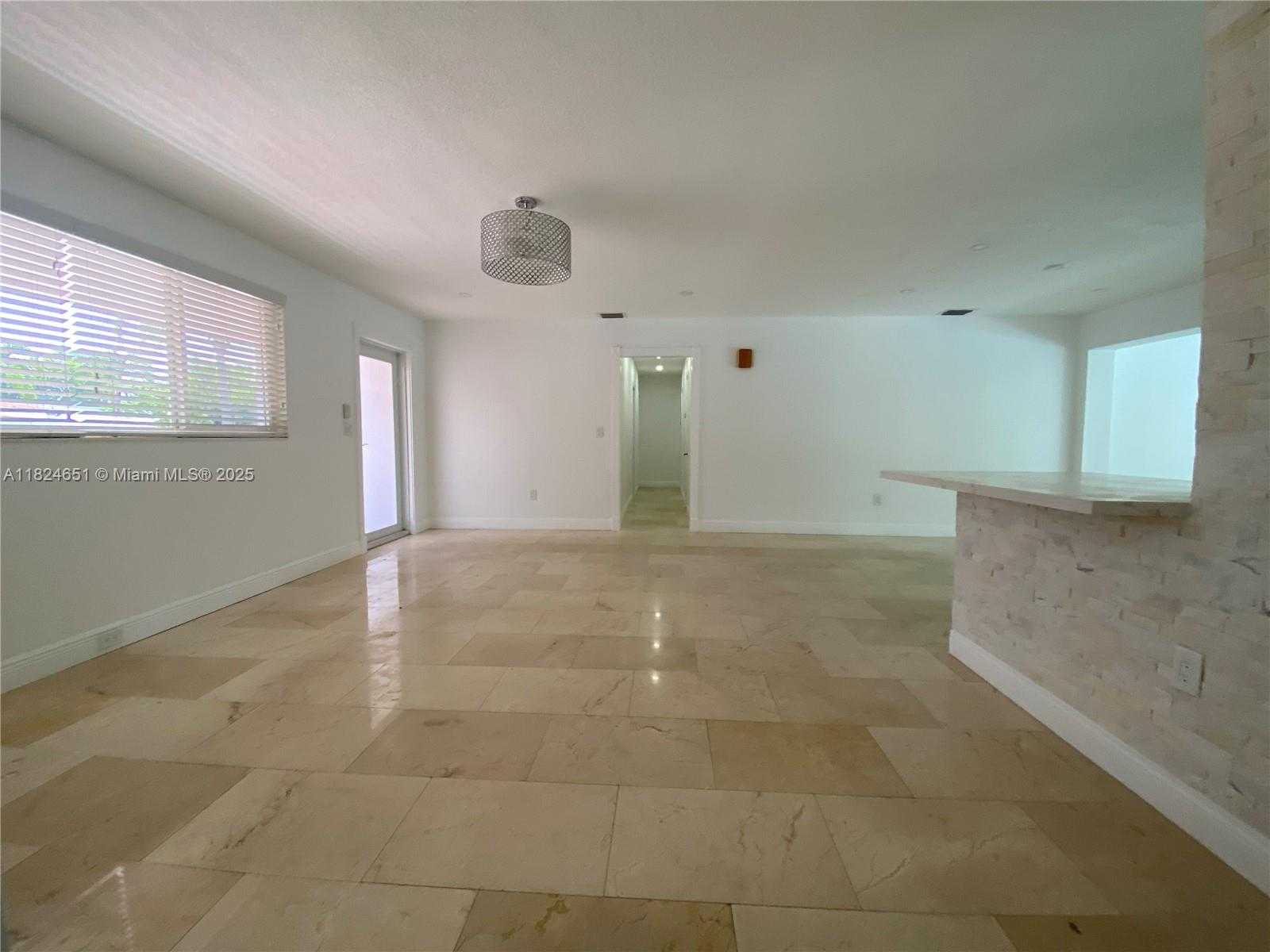 Small Image of 19330 NORTH EAST 18TH PL, Miami Number 3