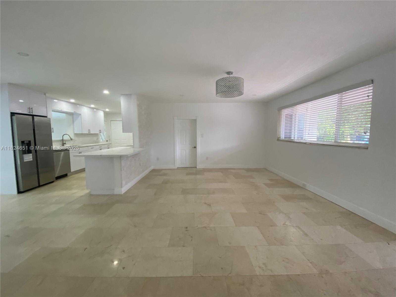 Small Image of 19330 NORTH EAST 18TH PL, Miami Number 4