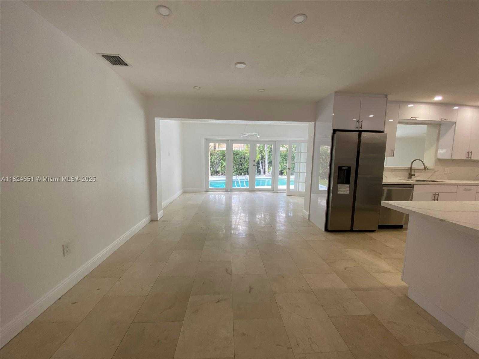 Small Image of 19330 NORTH EAST 18TH PL, Miami Number 6