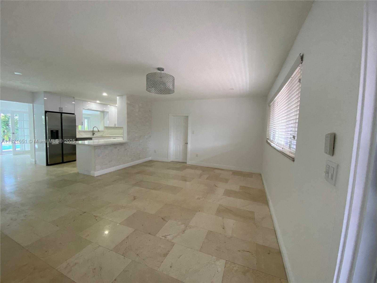 Small Image of 19330 NORTH EAST 18TH PL, Miami Number 7