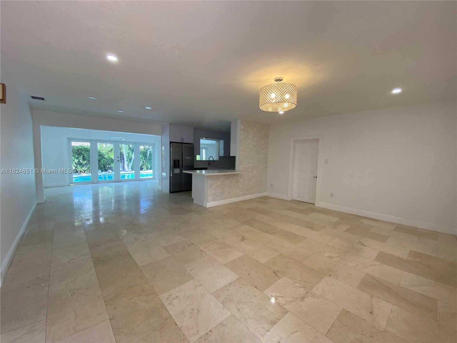 Small Image of 19330 NORTH EAST 18TH PL, Miami Number 9