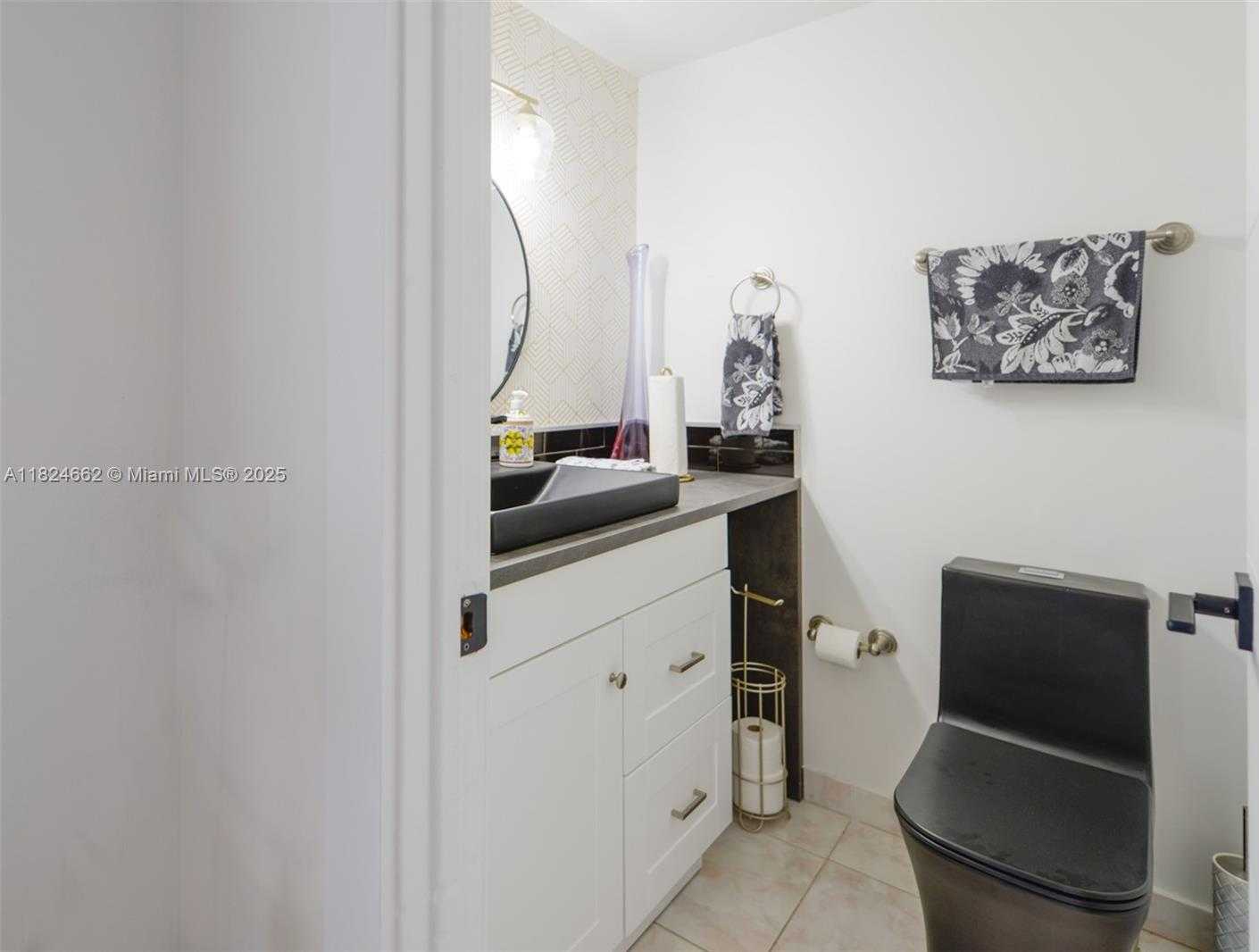 Small Image of 1950 SOUTH OCEAN DR #19E, Hallandale Beach Number 11