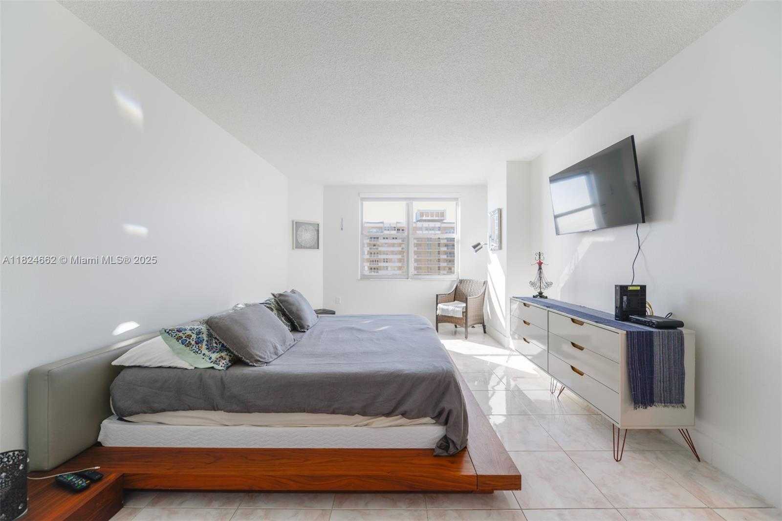 Small Image of 1950 SOUTH OCEAN DR #19E, Hallandale Beach Number 16