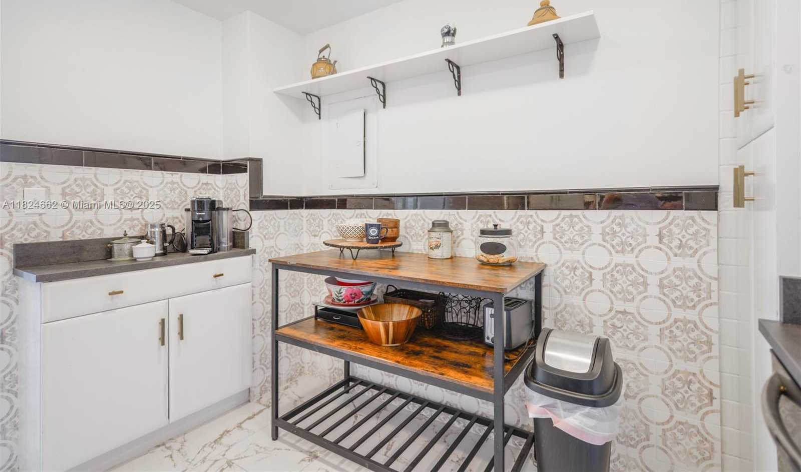 Small Image of 1950 SOUTH OCEAN DR #19E, Hallandale Beach Number 7