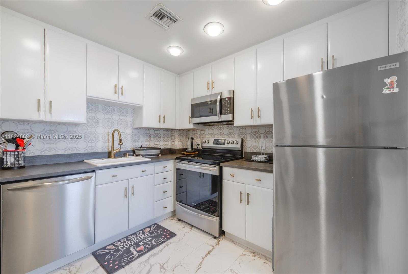 Small Image of 1950 SOUTH OCEAN DR #19E, Hallandale Beach Number 8