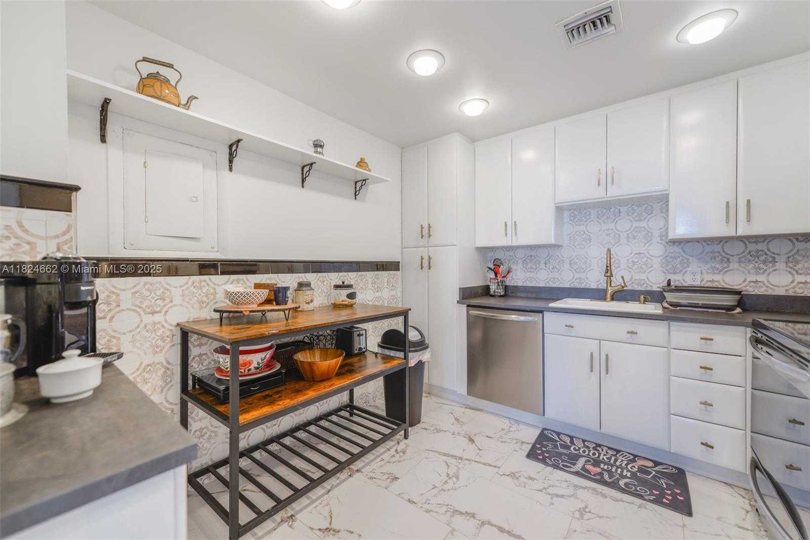 Small Image of 1950 SOUTH OCEAN DR #19E, Hallandale Beach Number 9