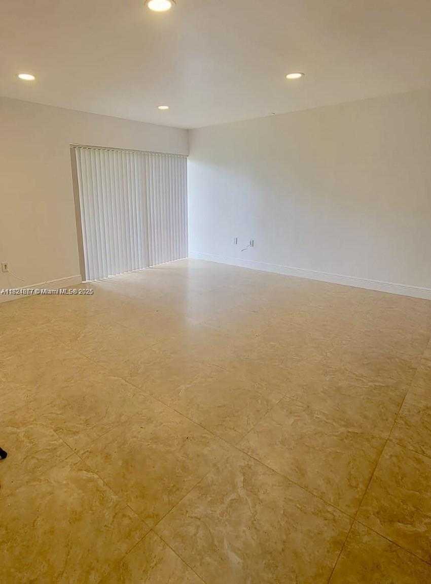 Small Image of 9449 SOUTH WEST 76TH ST #T2, Miami Number 4