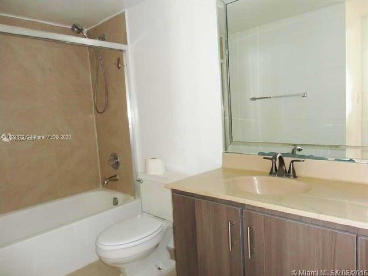 Small Image of 210 174 ST #906, Sunny Isles Beach Number 11