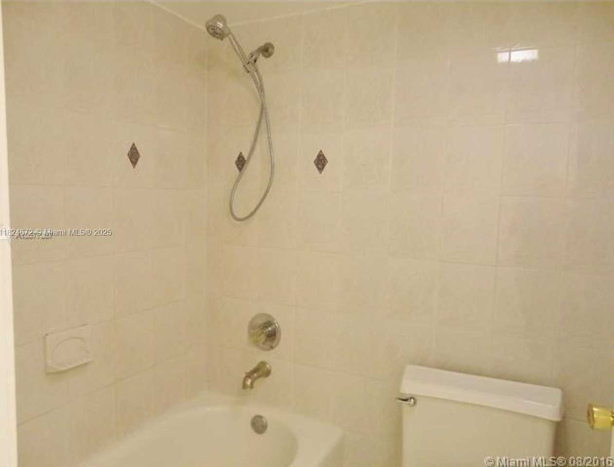 Small Image of 210 174 ST #906, Sunny Isles Beach Number 12