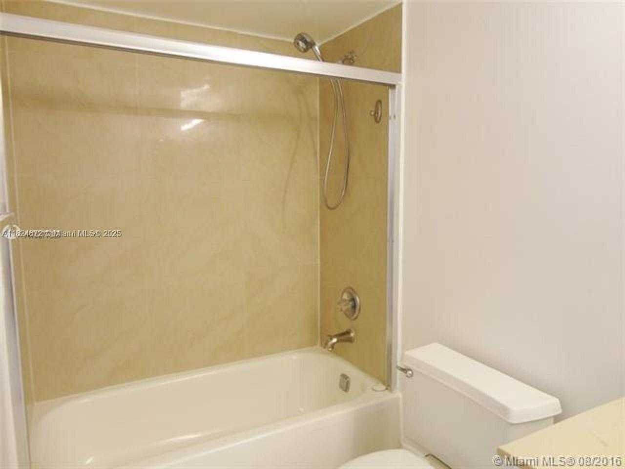 Small Image of 210 174 ST #906, Sunny Isles Beach Number 13