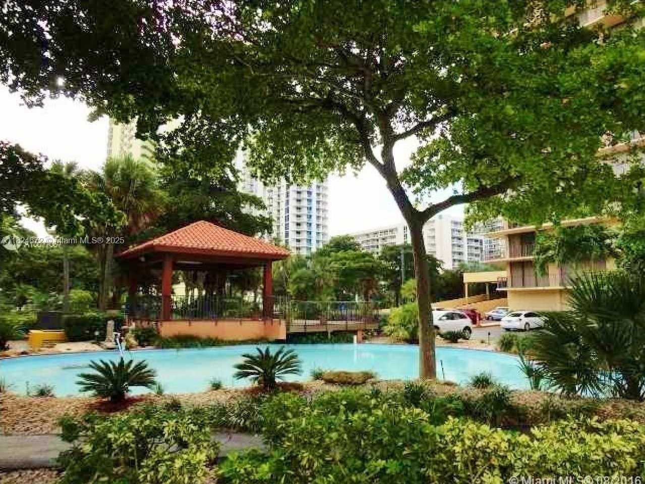 Small Image of 210 174 ST #906, Sunny Isles Beach Number 16