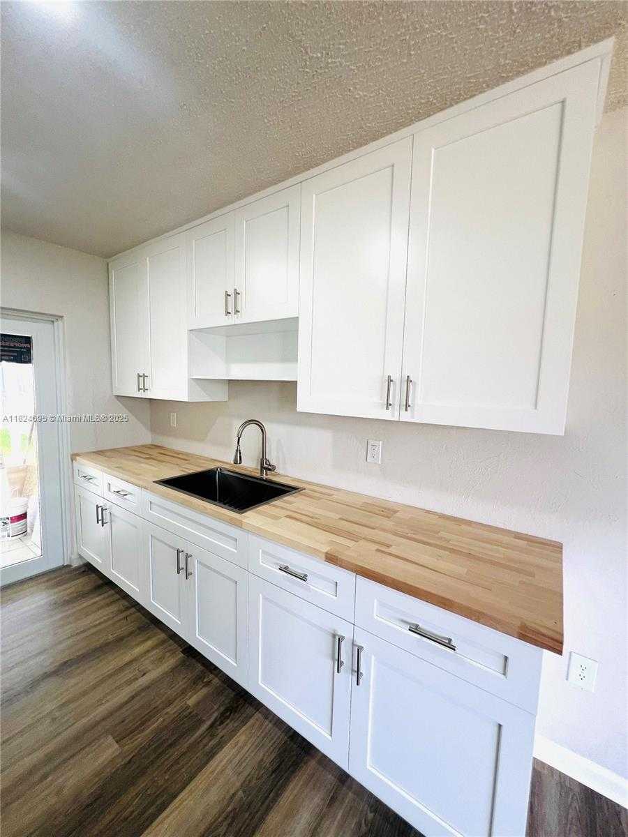 Small Image of 15530 SOUTH WEST 295TH TER, Homestead Number 6