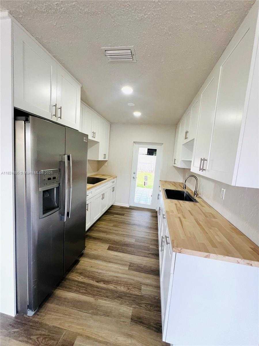 Small Image of 15530 SOUTH WEST 295TH TER, Homestead Number 7