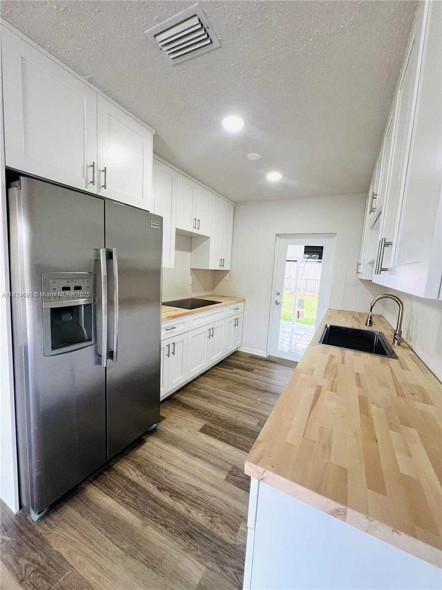 Small Image of 15530 SOUTH WEST 295TH TER, Homestead Number 8
