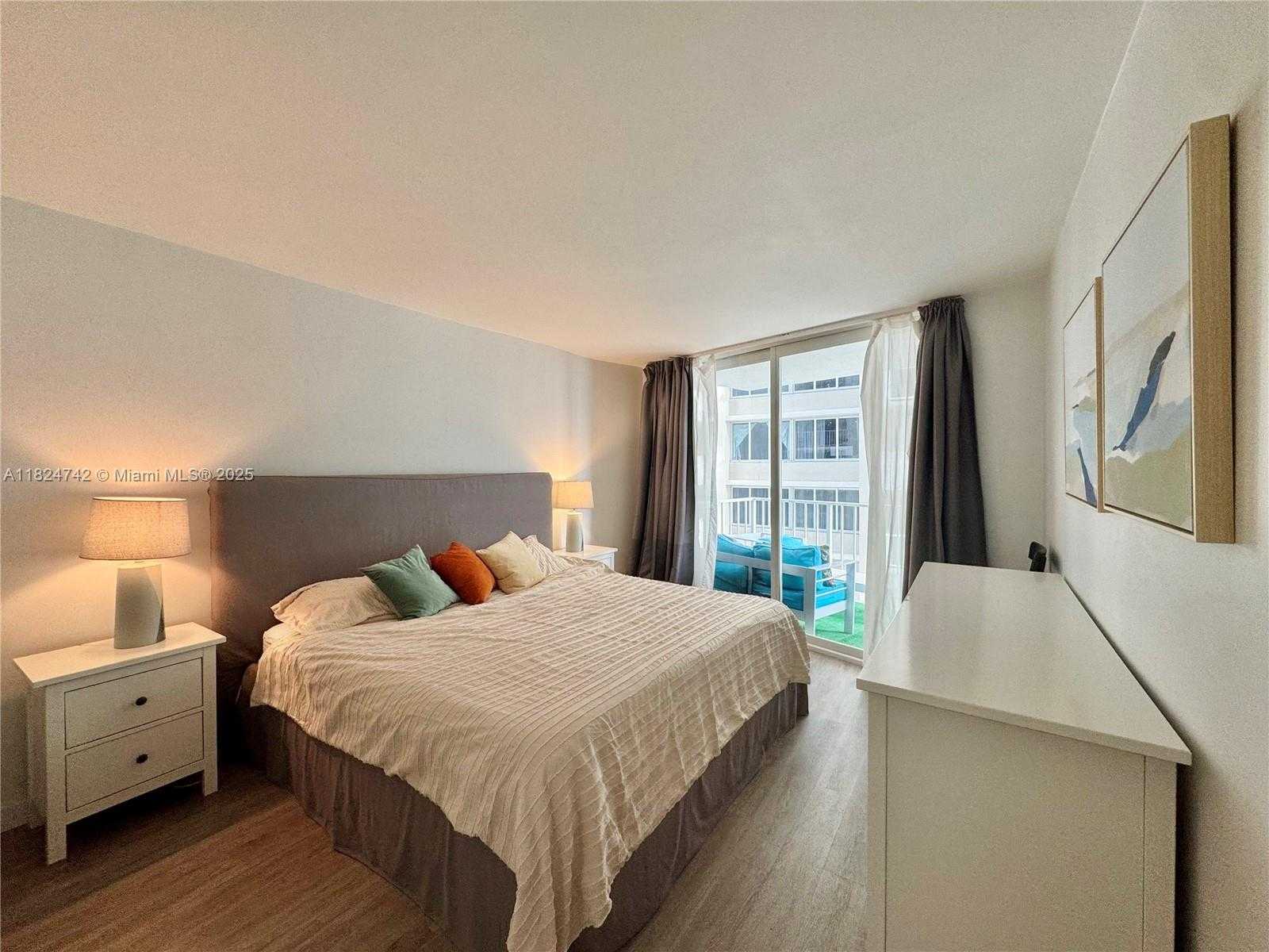 Small Image of 1228 WEST AVE #312, Miami Beach Number 13