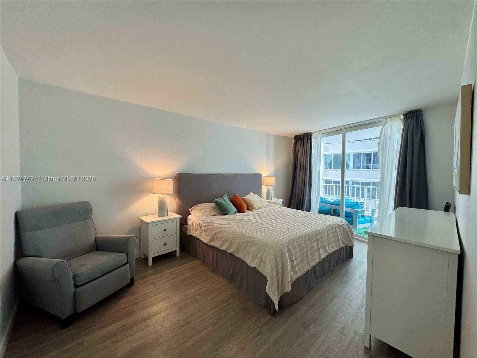 Small Image of 1228 WEST AVE #312, Miami Beach Number 14