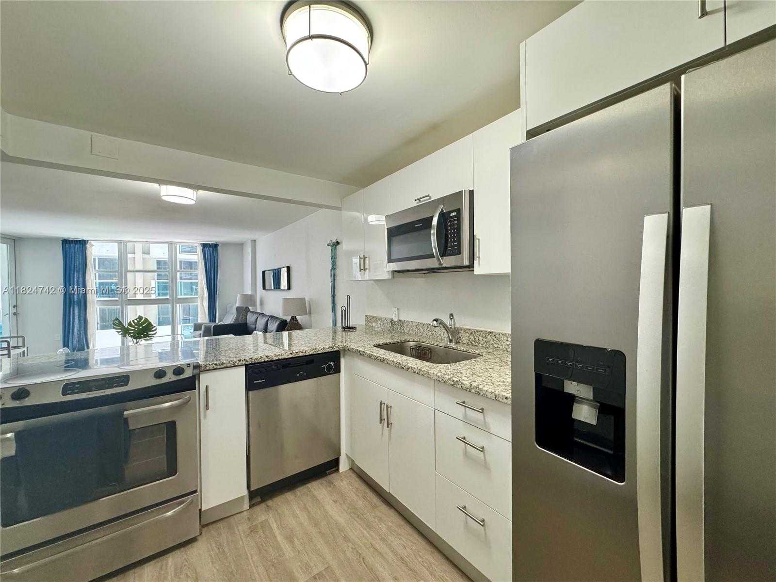Small Image of 1228 WEST AVE #312, Miami Beach Number 16