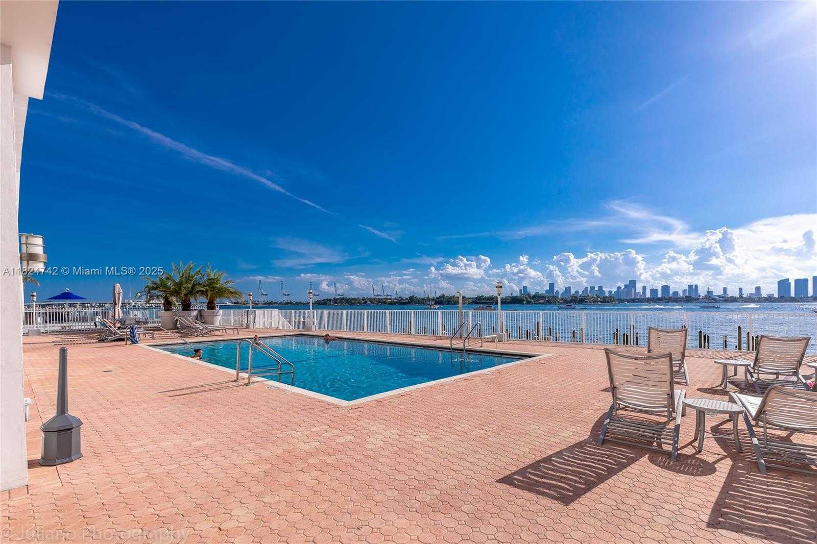 Small Image of 1228 WEST AVE #312, Miami Beach Number 18