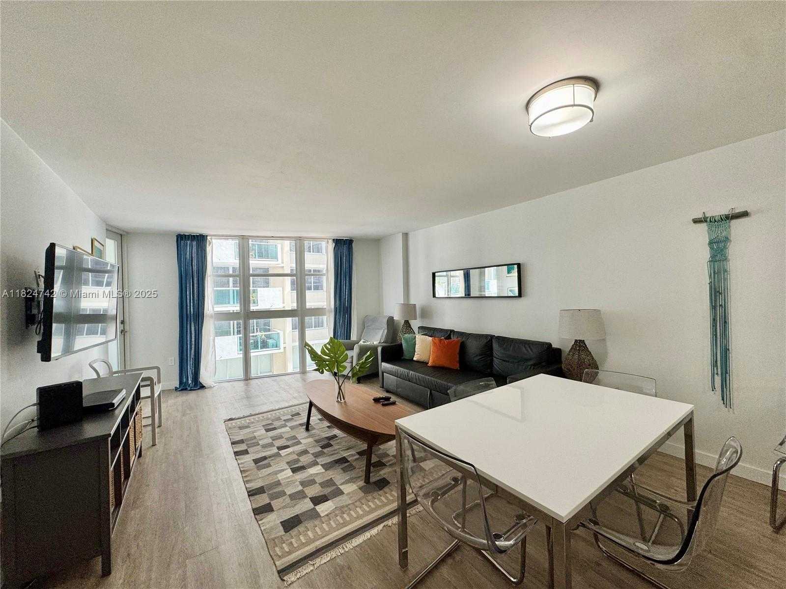 Small Image of 1228 WEST AVE #312, Miami Beach Number 2