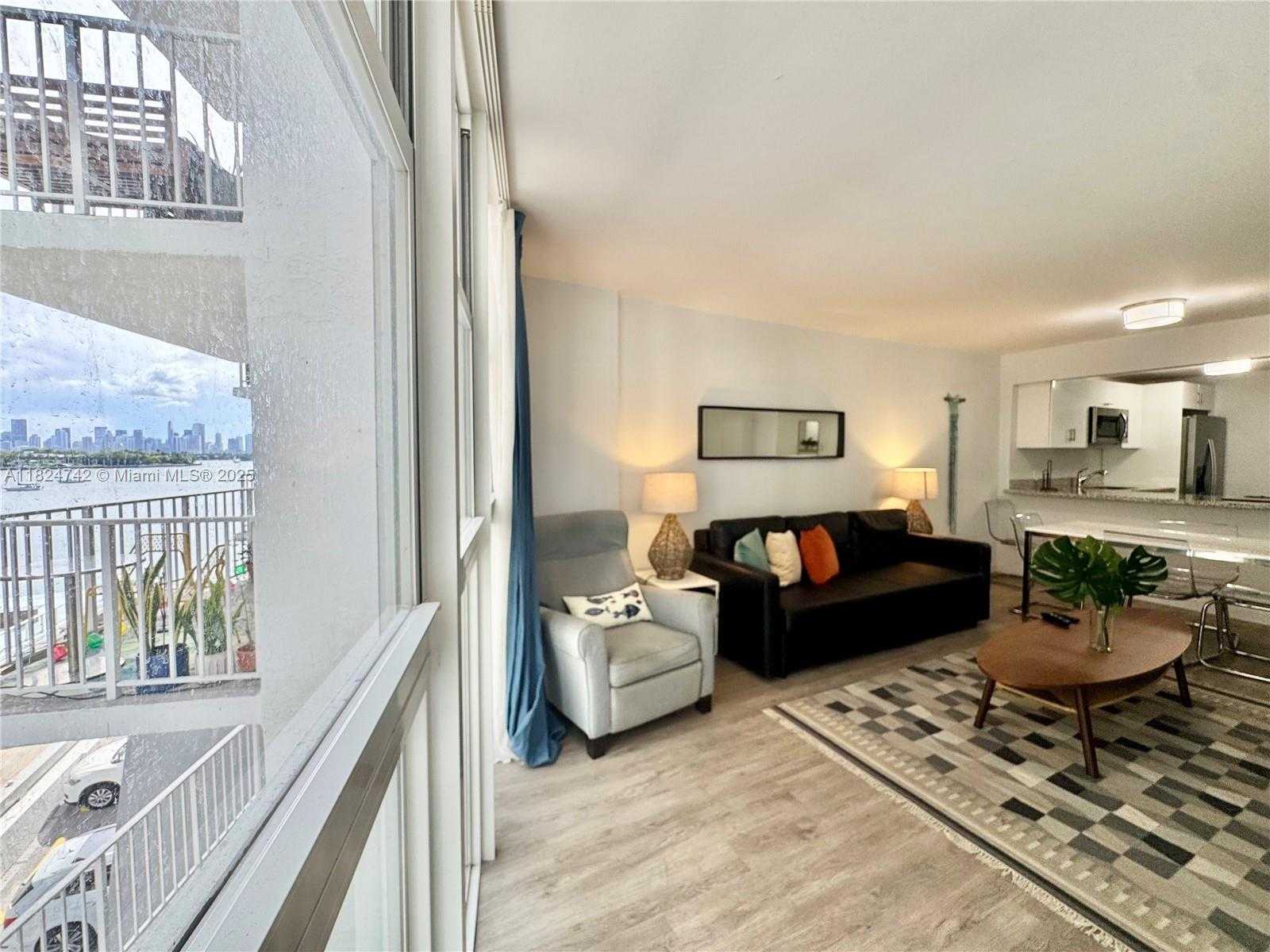 Small Image of 1228 WEST AVE #312, Miami Beach Number 4