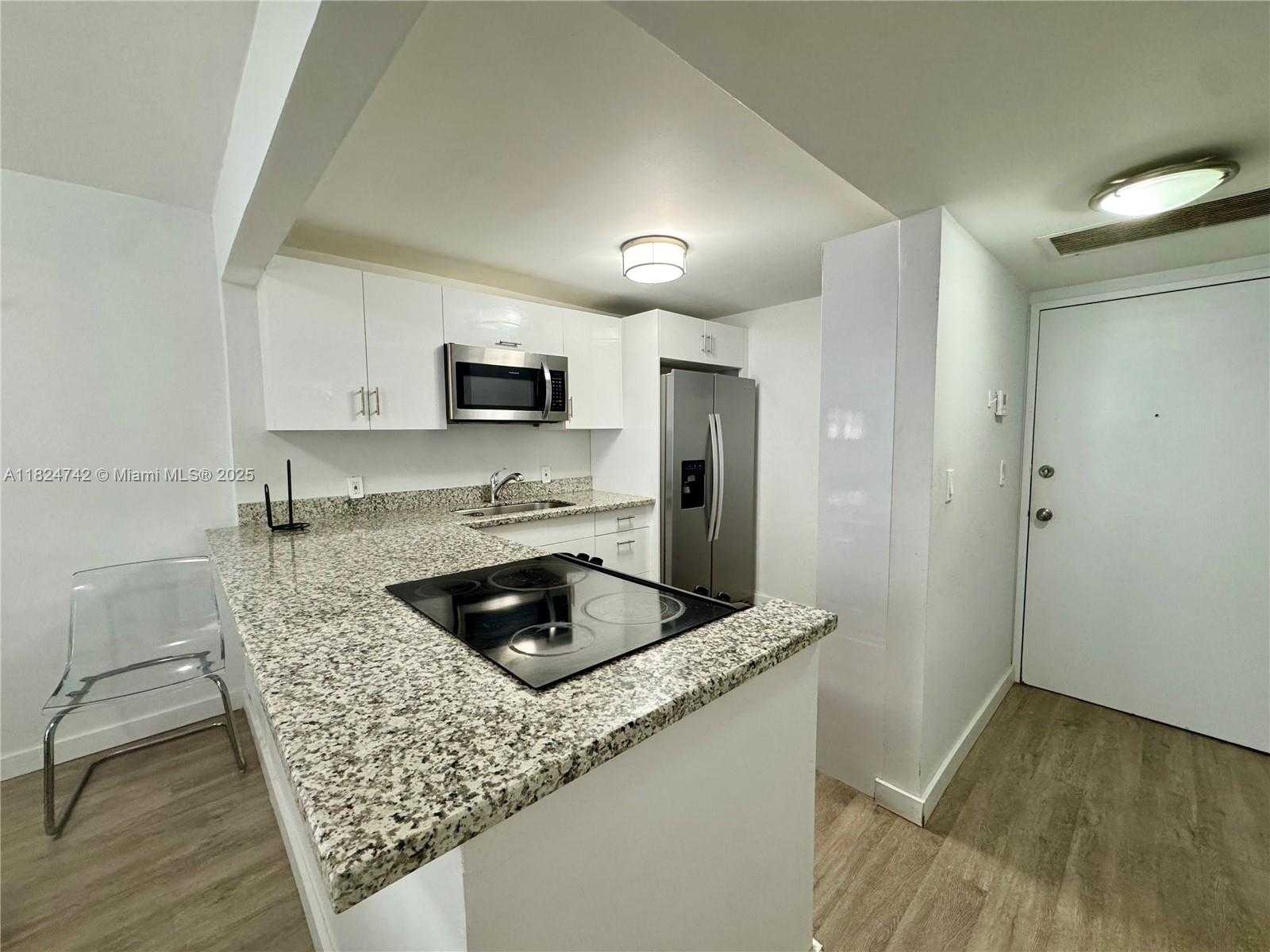 Small Image of 1228 WEST AVE #312, Miami Beach Number 8