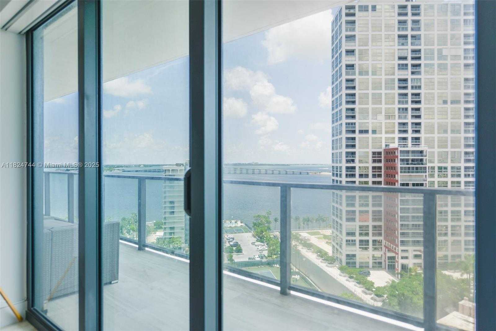 Small Image of 1451 BRICKELL AVE #1503, Miami Number 14