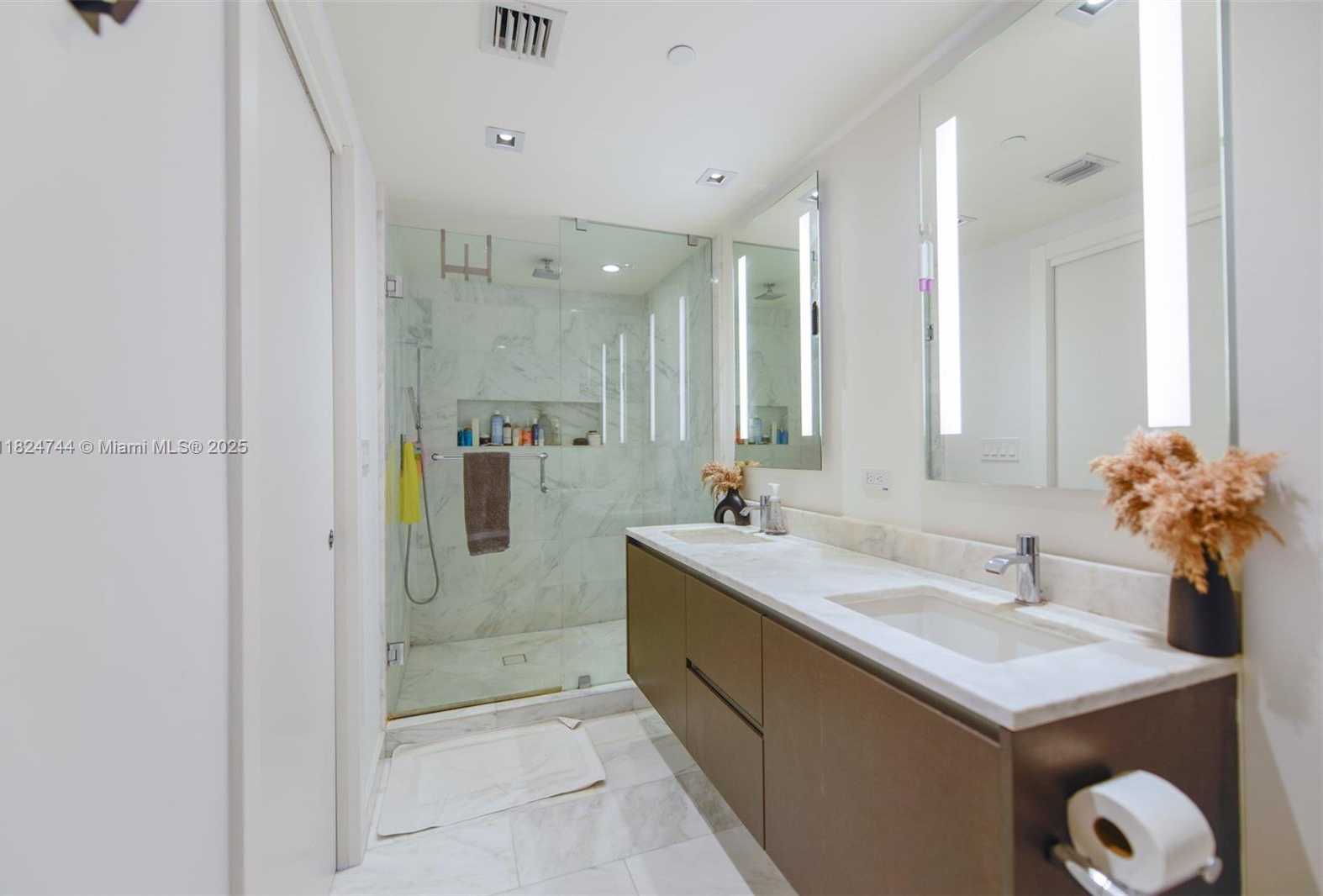 Small Image of 1451 BRICKELL AVE #1503, Miami Number 15