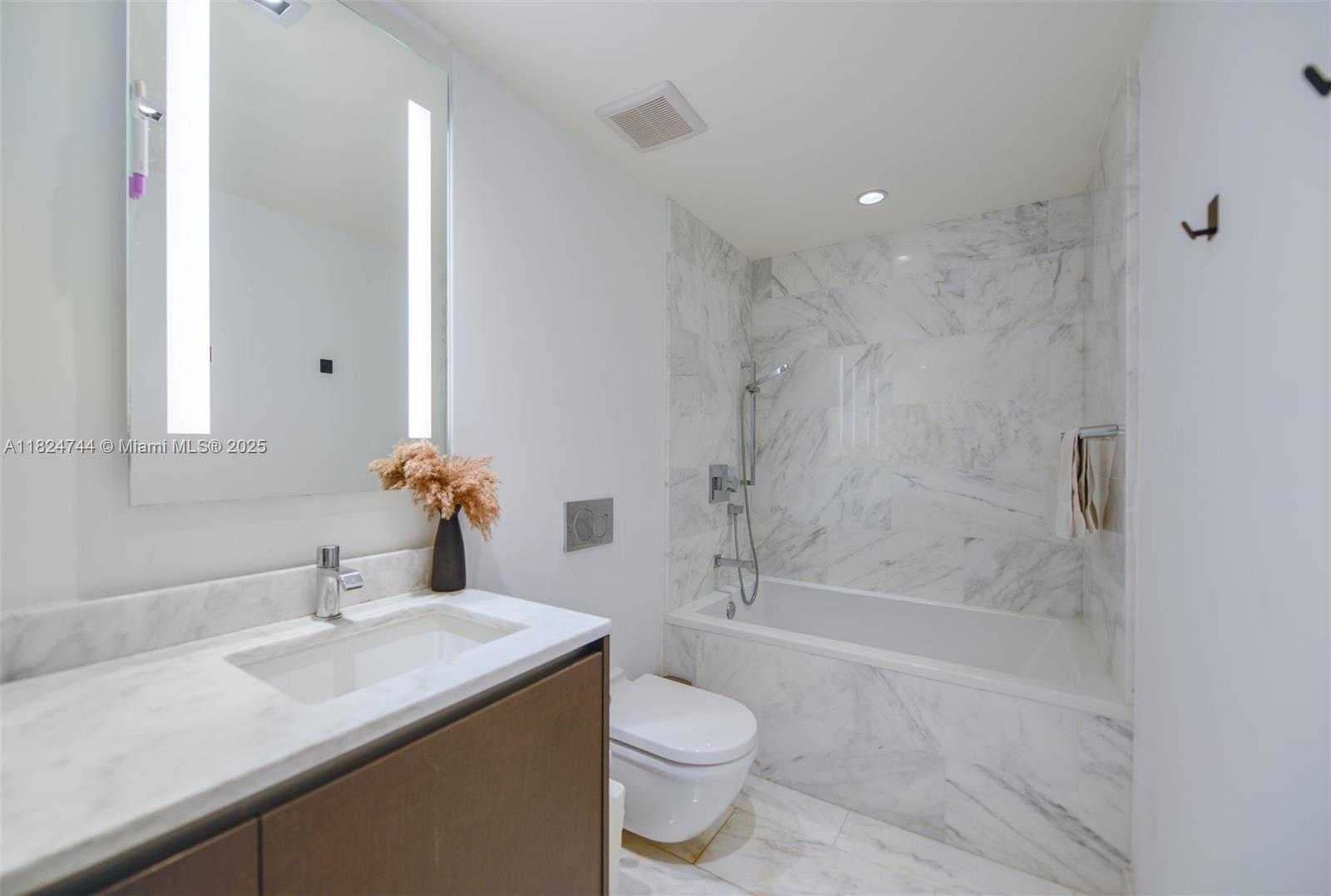 Small Image of 1451 BRICKELL AVE #1503, Miami Number 16