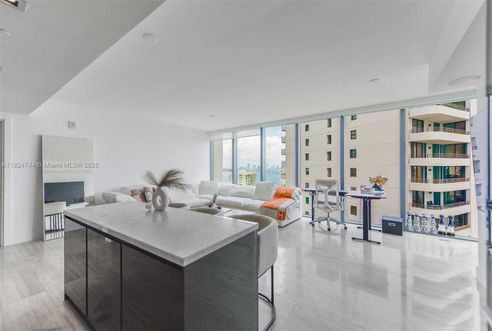 Small Image of 1451 BRICKELL AVE #1503, Miami Number 5