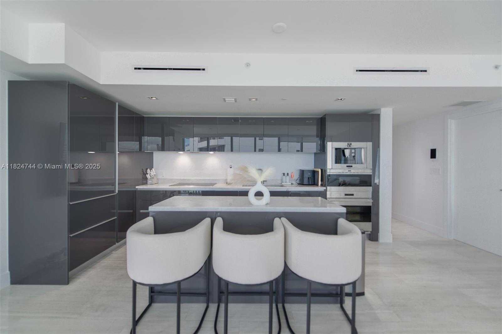 Small Image of 1451 BRICKELL AVE #1503, Miami Number 9