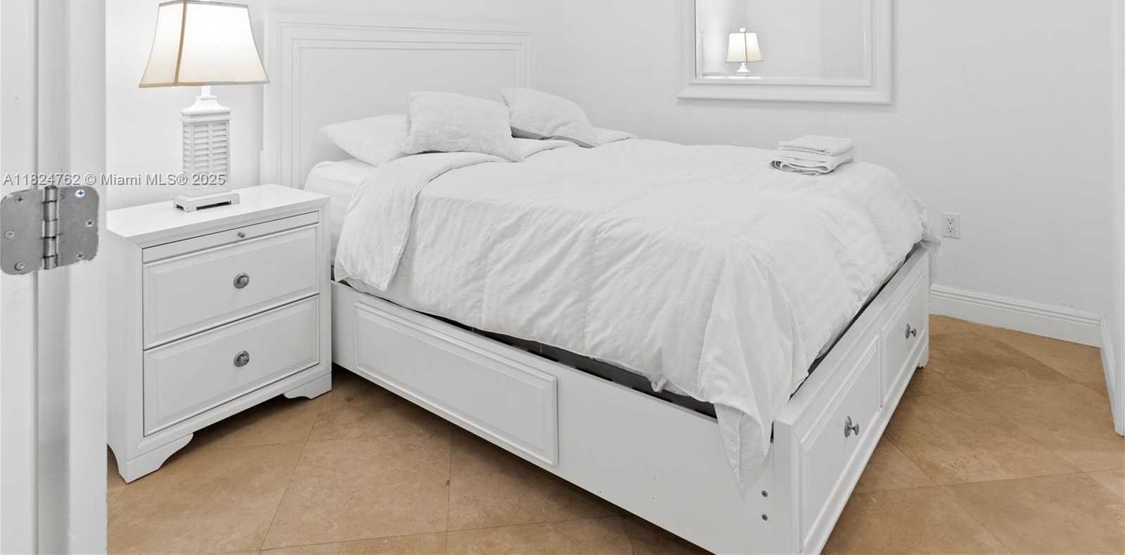 Small Image of 1800 SOUTH OCEAN DR #2103, Hallandale Beach Number 16