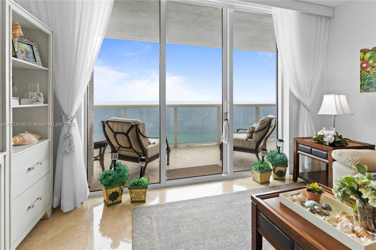 Small Image of 1800 SOUTH OCEAN DR #2103, Hallandale Beach Number 3