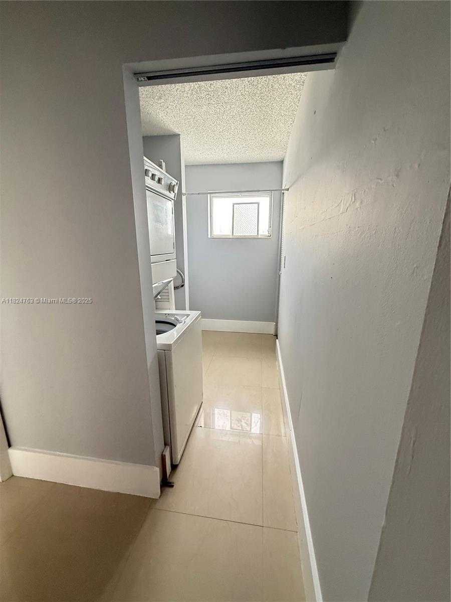 Small Image of 9369 FONTAINEBLEAU BLVD #J214, Miami Number 14