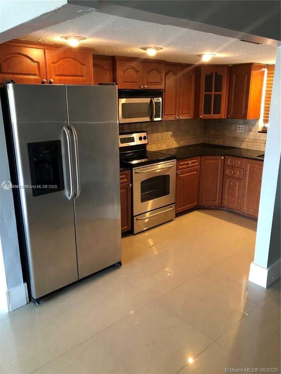Small Image of 9369 FONTAINEBLEAU BLVD #J214, Miami Number 6