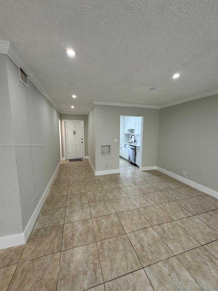 Small Image of 5450 HOLLYWOOD BLVD #206, Hollywood Number 12