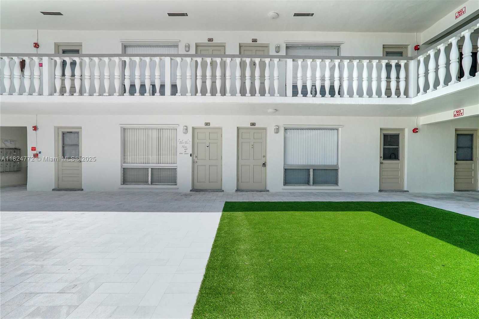 Small Image of 5450 HOLLYWOOD BLVD #206, Hollywood Number 3