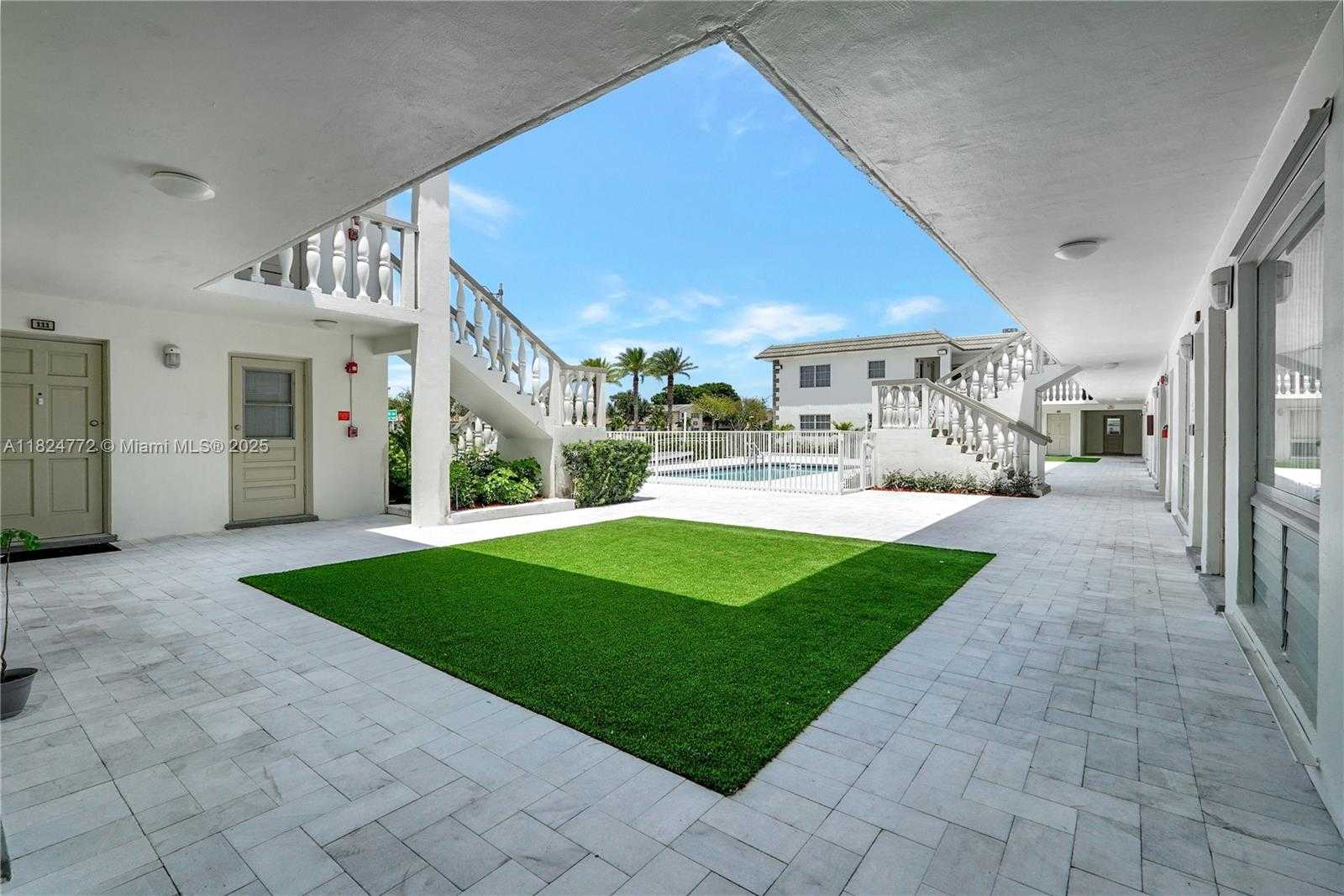 Small Image of 5450 HOLLYWOOD BLVD #206, Hollywood Number 4