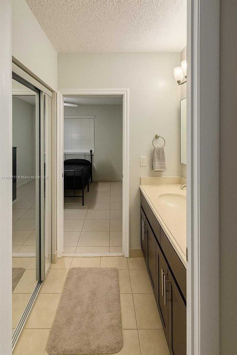Small Image of 13341 SOUTH WEST 88TH TER #C, Miami Number 25