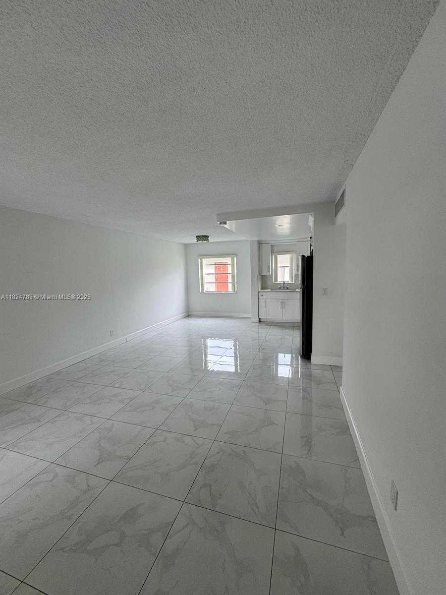 Small Image of 4933 HOLLYWOOD BLVD #105, Hollywood Number 10