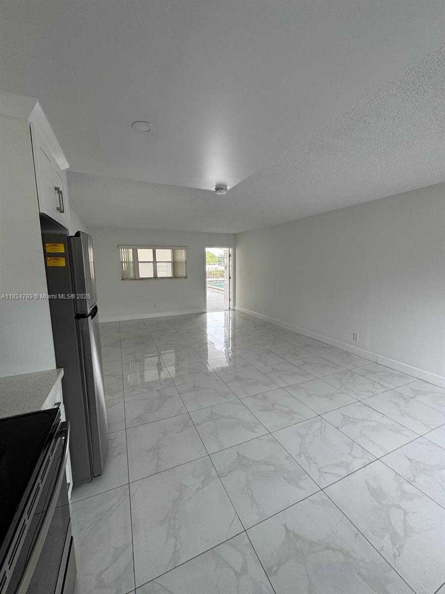 Small Image of 4933 HOLLYWOOD BLVD #105, Hollywood Number 11